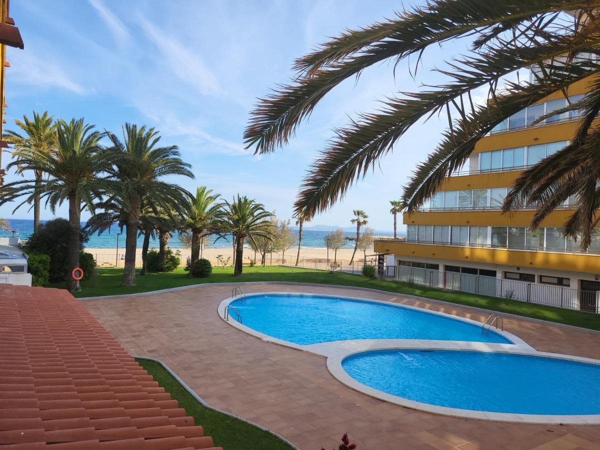 Superbe Apartement En Residence Avec Piscine Roses Luaran gambar