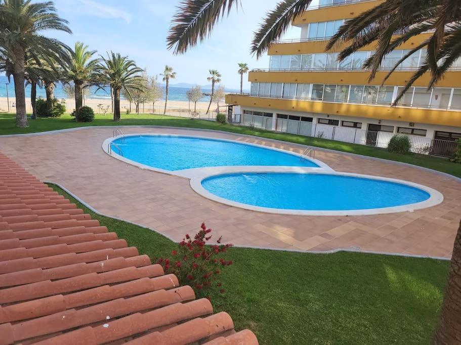 Superbe Apartement En Residence Avec Piscine Roses Luaran gambar