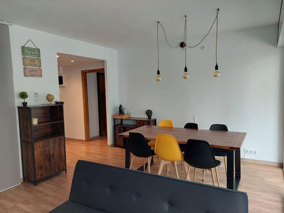 Superbe Apartement En Residence Avec Piscine Roses Luaran gambar