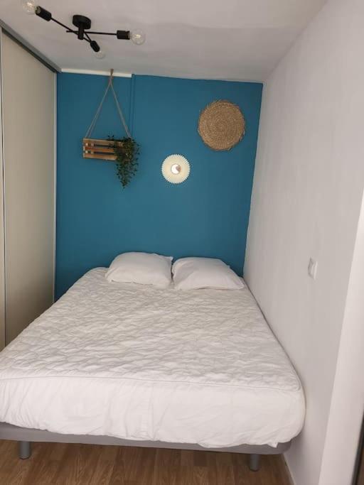 Superbe Apartement En Residence Avec Piscine Roses Luaran gambar